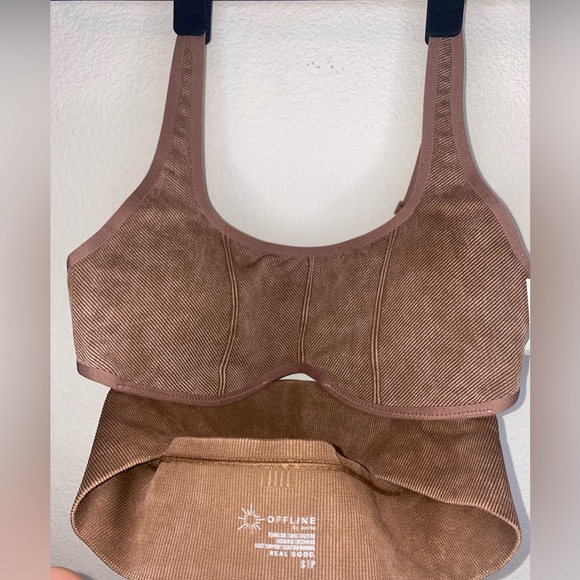 Aerie offline NWT small sports bra - Picture 3 of 4
